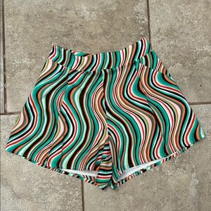 Bebe Vibrant Wave Pattern High Waist Women's Shorts